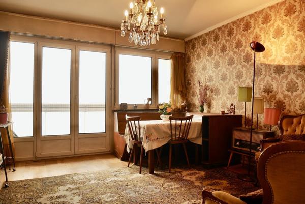 APPARTEMENT T3 DERNIER ETAGE, BALCON ET STATIONNEMENT