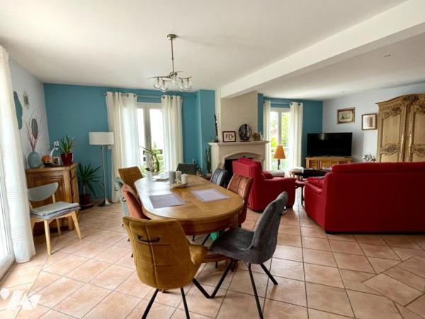 Maison familiale en excellent état – Secteur Ver-sur-Mer – Environnement calme et hors lotissemen