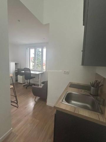 Location                                                      Appartement
                        
                     2 pièces                      22 m2                     à Lyon 8