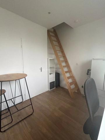 Location                                                      Appartement
                        
                     2 pièces                      22 m2                     à Lyon 8