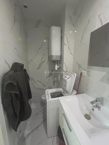 Location                                                      Appartement
                        
                     2 pièces                      22 m2                     à Lyon 8