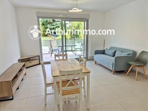 Location                                                      Appartement
                        
                     2 pièces                      45 m2                     à Trévoux