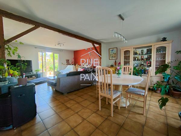 86140 LENCLOITRE Maison 5 pièce(s) 119 m2 + Garage et atelier sur 752m² de terrain.