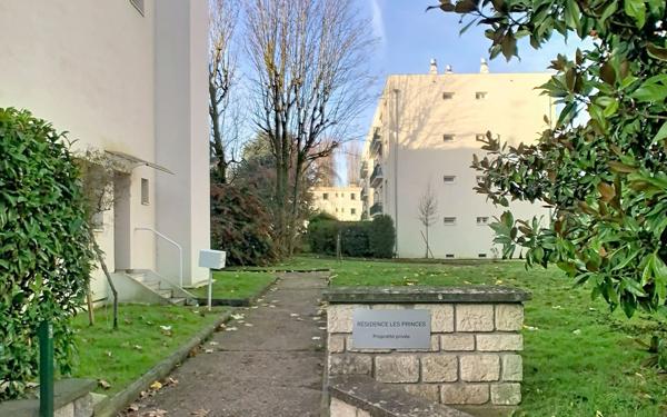 Appartement à vendre    1 pièce • 23,31 m2 Châtenay-Malabry