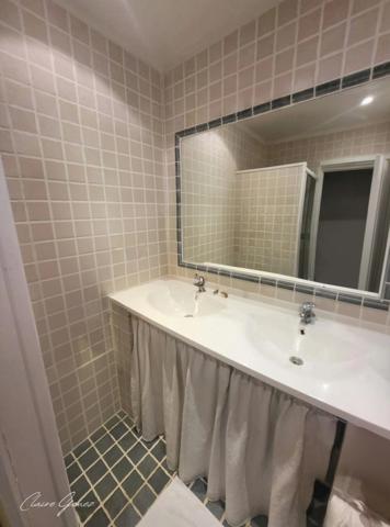 À 5 minutes de Cadours – Ferme en pierre rénovée de 245 m² avec dépendance et terrain arboré