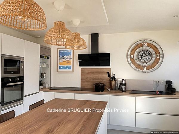 Séduisante Maison de plain pied 2022, jardin piscine terrasses