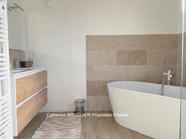 Séduisante Maison de plain pied 2022, jardin piscine terrasses