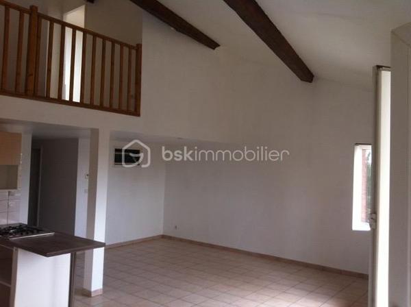 Immeuble entièrement loué de 6 appartements.
Immeuble de rapport. Sans période de carence. L'opportunité des investisseurs.