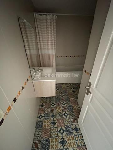 Immeuble entièrement loué de 6 appartements.
Immeuble de rapport. Sans période de carence. L'opportunité des investisseurs.