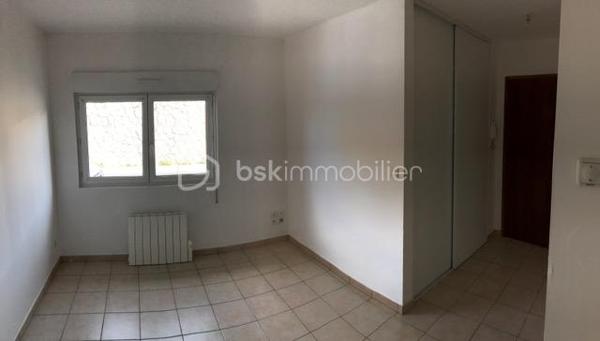 Immeuble entièrement loué de 6 appartements.
Immeuble de rapport. Sans période de carence. L'opportunité des investisseurs.