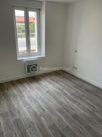 Immeuble entièrement loué de 6 appartements.
Immeuble de rapport. Sans période de carence. L'opportunité des investisseurs.