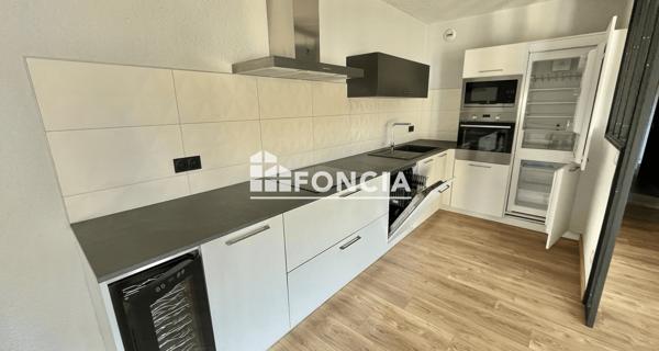 Location Appartement 3 pièces 76.02 m² - Tournon-sur-rhône 07300