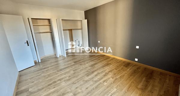 Location Appartement 3 pièces 76.02 m² - Tournon-sur-rhône 07300