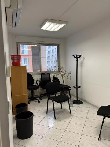 Location Bureau 1 pièces 11 m2 à Villeurbanne