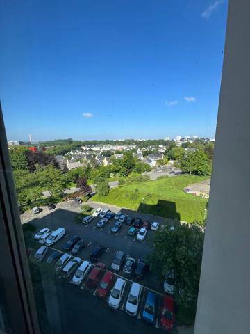 A LOUER BREST BELLEVUE APPARTEMENT DE TYPE 2 MEUBLE AVEC ASCENSEUR