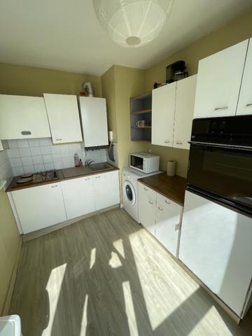 A LOUER BREST BELLEVUE APPARTEMENT DE TYPE 2 MEUBLE AVEC ASCENSEUR