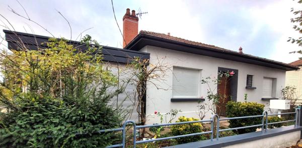 Belle Maison ou Pavillon sur Sous-sol de 146 m² entièrement Rénovée avec Cour, Atelier, Terrasse, Appentis et Terrain clos et arboré de 376 m²