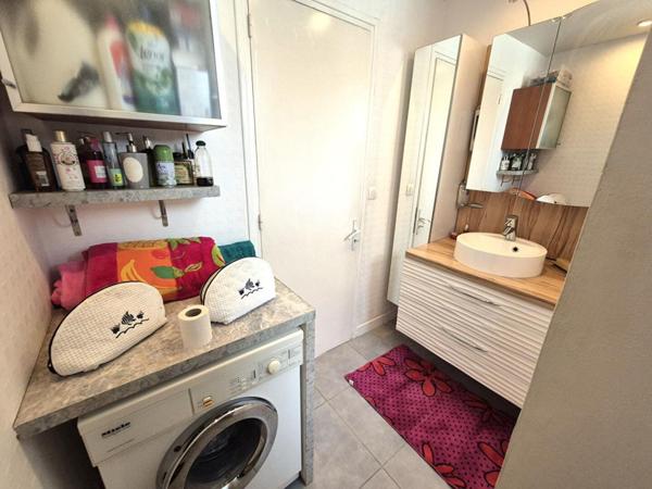 Belle Maison ou Pavillon sur Sous-sol de 146 m² entièrement Rénovée avec Cour, Atelier, Terrasse, Appentis et Terrain clos et arboré de 376 m²