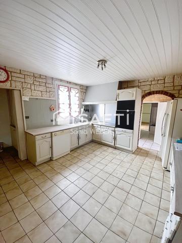 À 2 PAS DU CENTRE VILLE MAISON INDIVIDUELLE AVEC GARAGE ET JARDIN