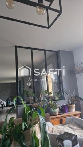 IDEALEMENT SITUEE PROCHE ETANG DES FORGES - BIEN RARE SUR LA COMMUNE