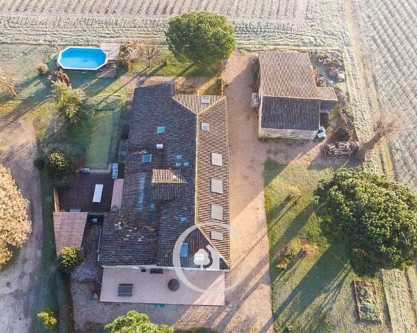 Saint-Pey-d'Armens (33330) Bâtisse de 427m² - (Maison+Gîte) - piscine