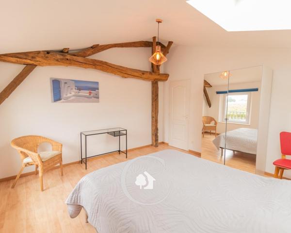 Saint-Pey-d'Armens (33330) Bâtisse de 427m² - (Maison+Gîte) - piscine