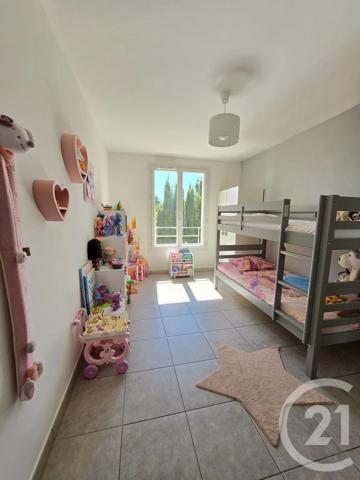 Appartement T3 à vendre  3 pièces - 68 m 2   ALLAUCH  - 13