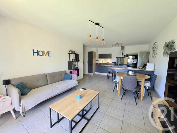 Appartement T3 à vendre  3 pièces - 68 m 2   ALLAUCH  - 13