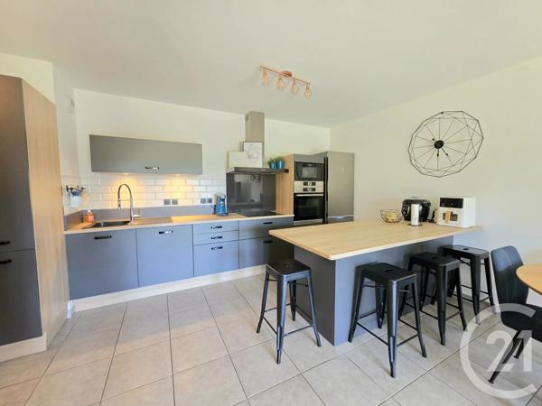 Appartement T3 à vendre  3 pièces - 68 m 2   ALLAUCH  - 13