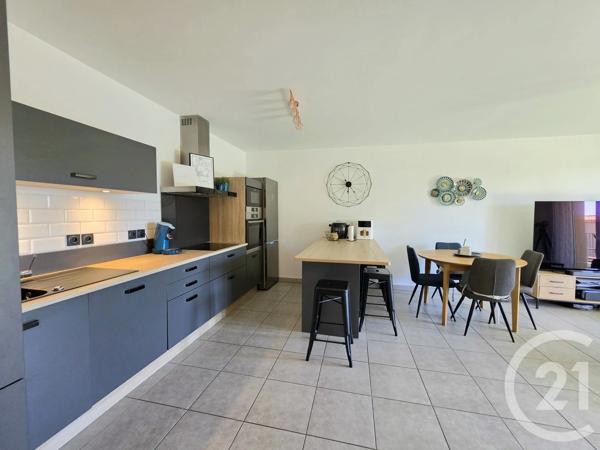 Appartement T3 à vendre  3 pièces - 68 m 2   ALLAUCH  - 13