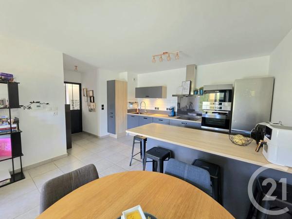 Appartement T3 à vendre  3 pièces - 68 m 2   ALLAUCH  - 13