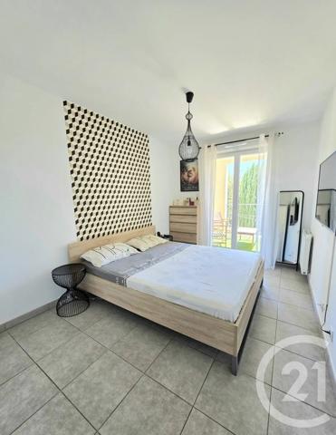 Appartement T3 à vendre  3 pièces - 68 m 2   ALLAUCH  - 13