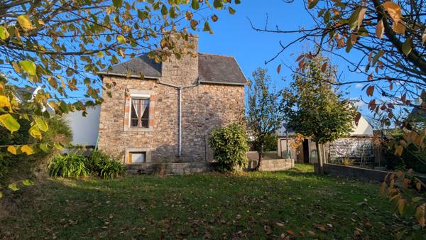 Maison de charme à Coatserho : 5 pièces + véranda