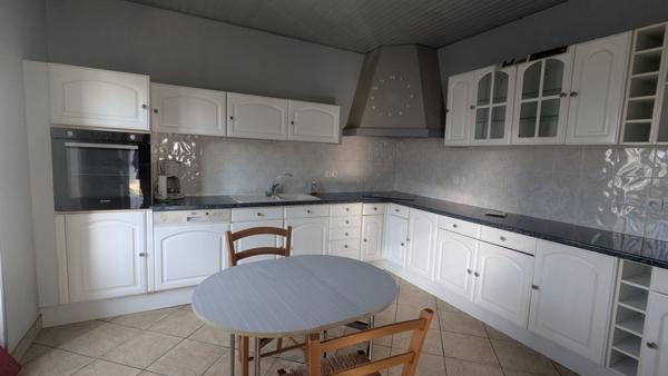 Maison de charme à Coatserho : 5 pièces + véranda