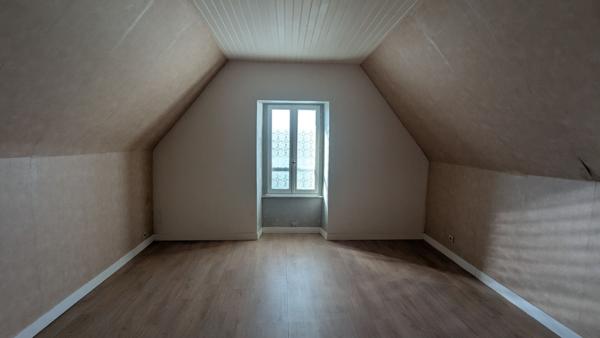 Maison de charme à Coatserho : 5 pièces + véranda