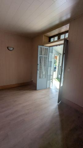 Maison de charme à Coatserho : 5 pièces + véranda