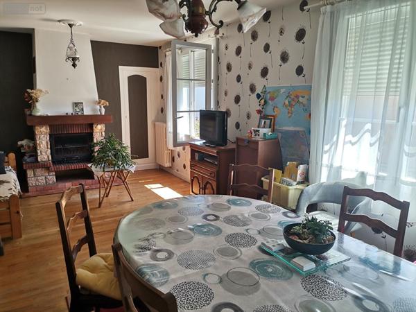 Maison à vendre à Montfort-sur-Meu en Ille-et-Vilaine (35160), ref : 048-V1196M