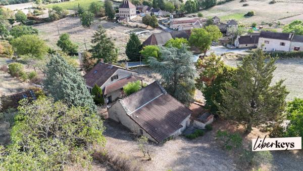 MAISON EN PIERRE - RÉNOVÉE - 1930 m² de terrain - 3 chambres - GRANGE ET CAVES