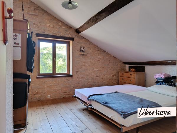 MAISON EN PIERRE - RÉNOVÉE - 1930 m² de terrain - 3 chambres - GRANGE ET CAVES