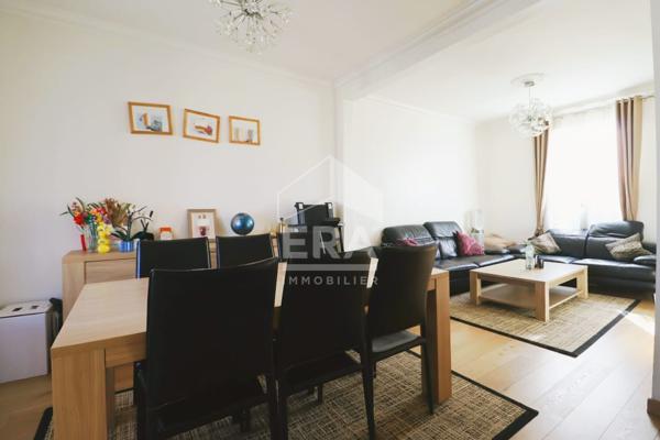 Maison style meulière de 145 m² avec jardin sans vis-à-vis et stationnement multiple