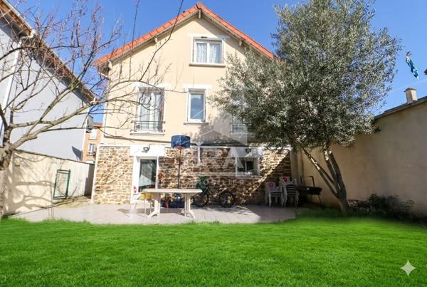Maison style meulière de 145 m² avec jardin sans vis-à-vis et stationnement multiple