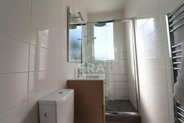 Maison style meulière de 145 m² avec jardin sans vis-à-vis et stationnement multiple