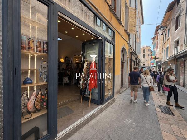 Au coeur du centre-ville, local commercial de 30 m² avec loyer attractif