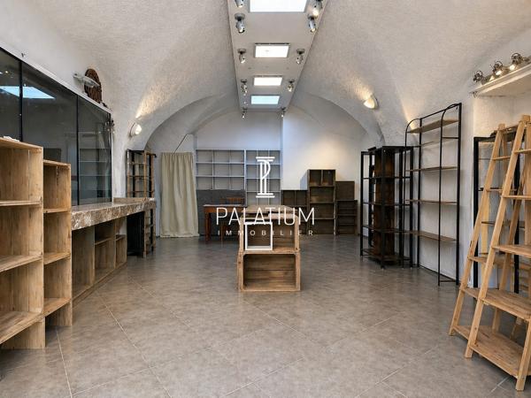 Au coeur du centre-ville, local commercial de 30 m² avec loyer attractif