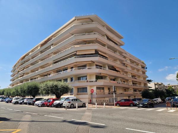 Appartement 3 pièces avec grande terrasse, garage et cave