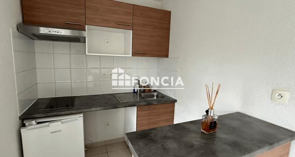Location Studio 30.69 m² - Onet-le-château 12850