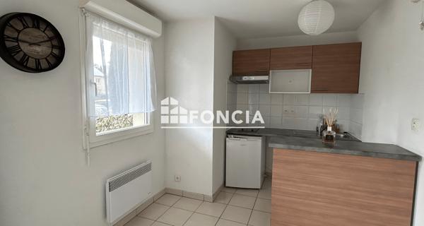 Location Studio 30.69 m² - Onet-le-château 12850