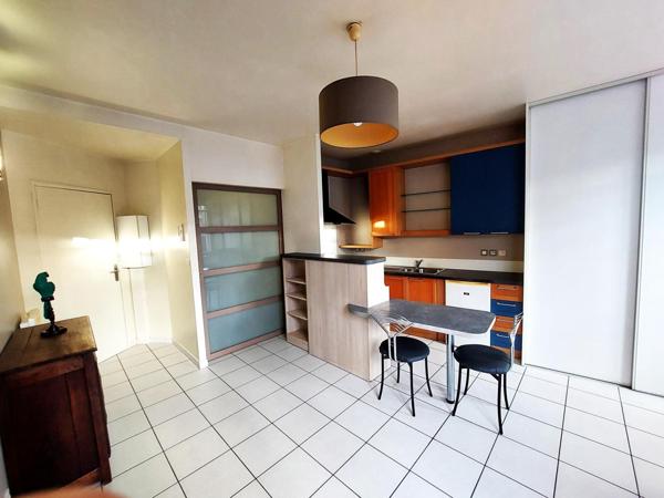 Immeuble de rapport avec local commercial