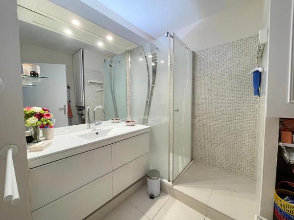 Appartement à vendre 4 pièces COURBEVOIE (92)