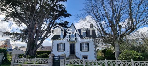 Maison néo bretonne / bourgeoise avec fort potentiel au bourg de Plougasnou